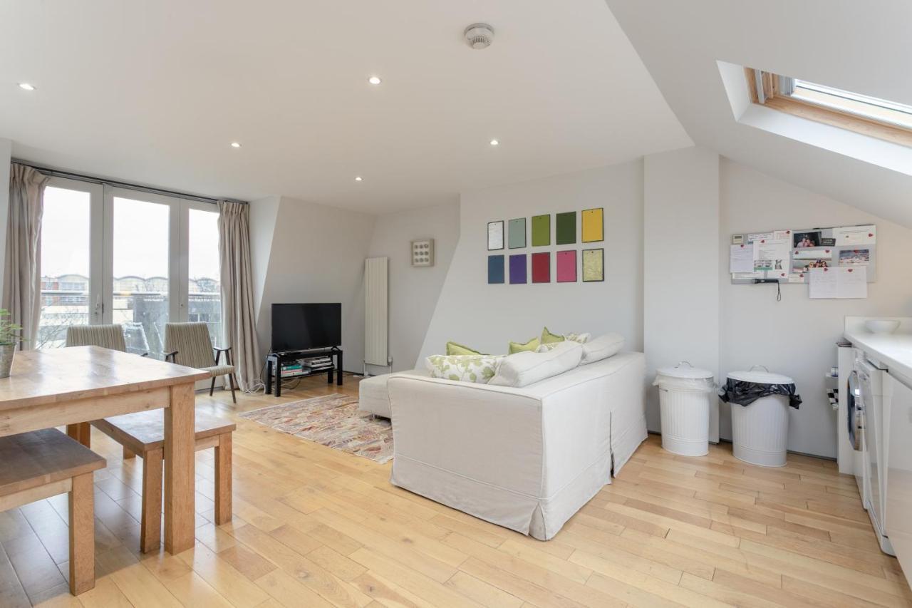 2 Bedroom Apartment Hammersmith Grove Sleeps 4 London Kültér fotó