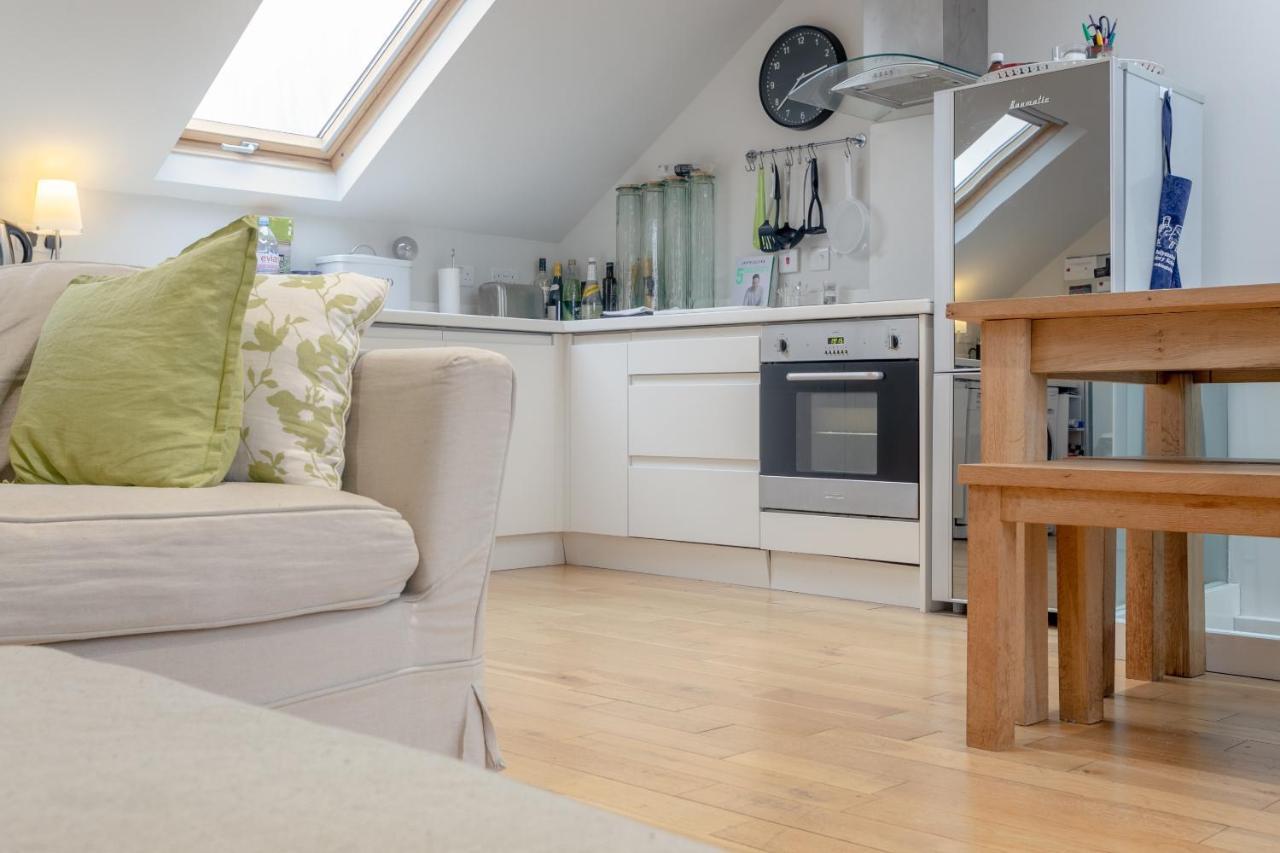 2 Bedroom Apartment Hammersmith Grove Sleeps 4 London Kültér fotó