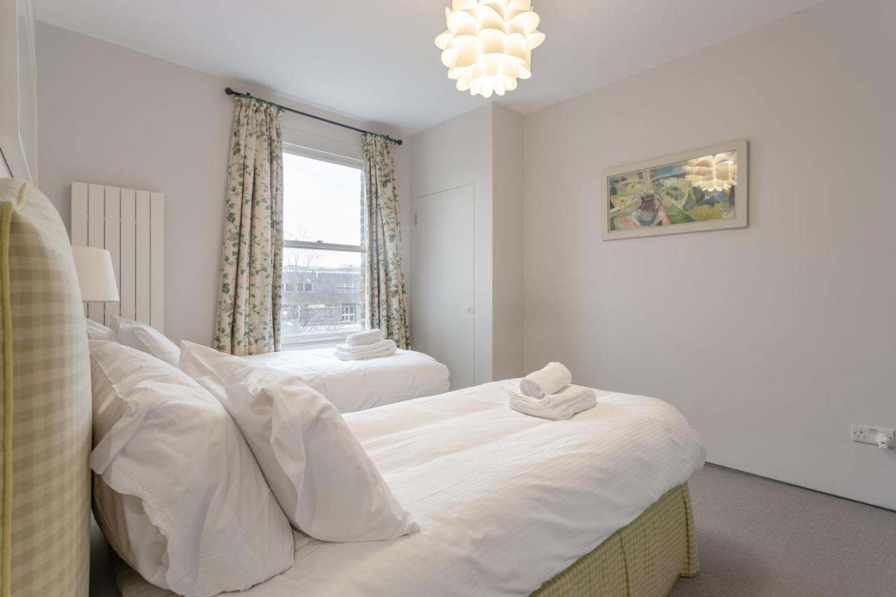 2 Bedroom Apartment Hammersmith Grove Sleeps 4 London Kültér fotó