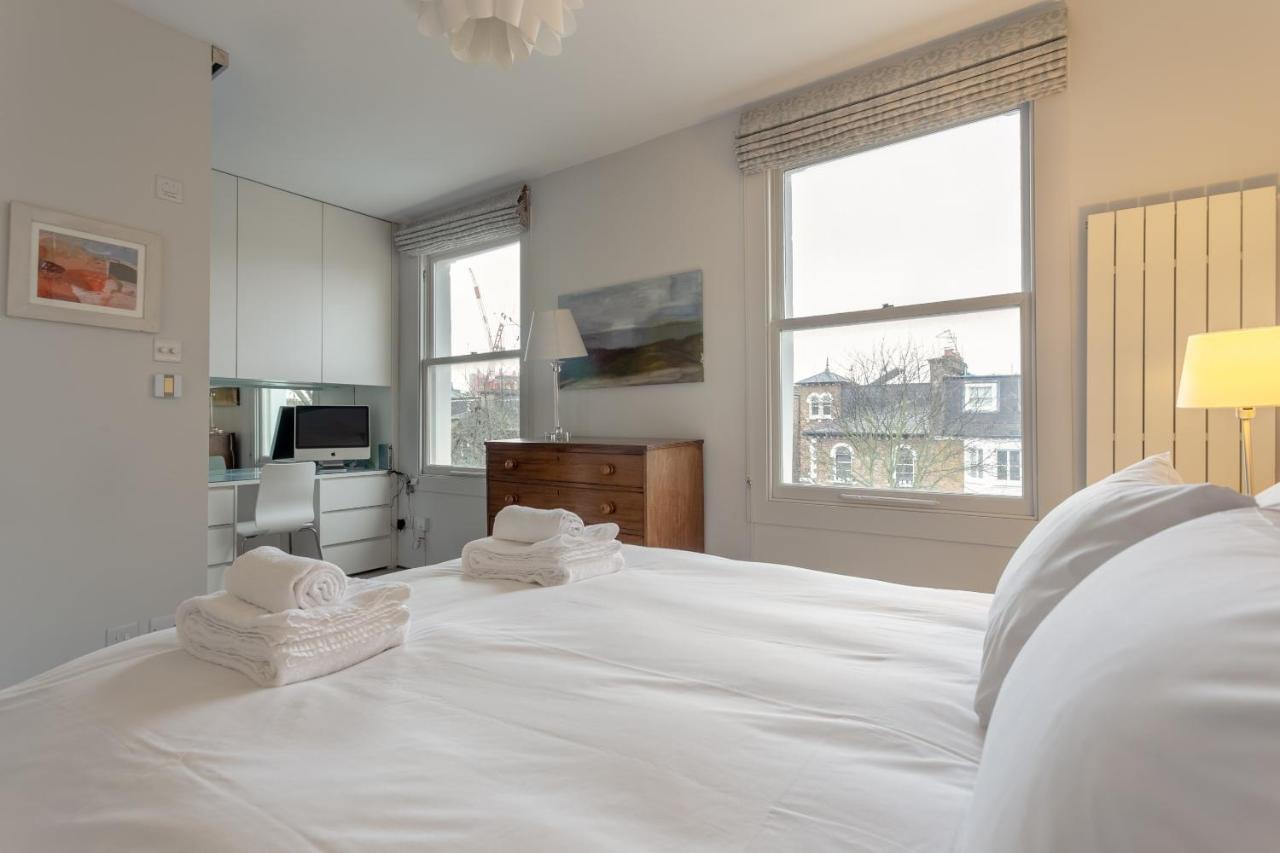 2 Bedroom Apartment Hammersmith Grove Sleeps 4 London Kültér fotó