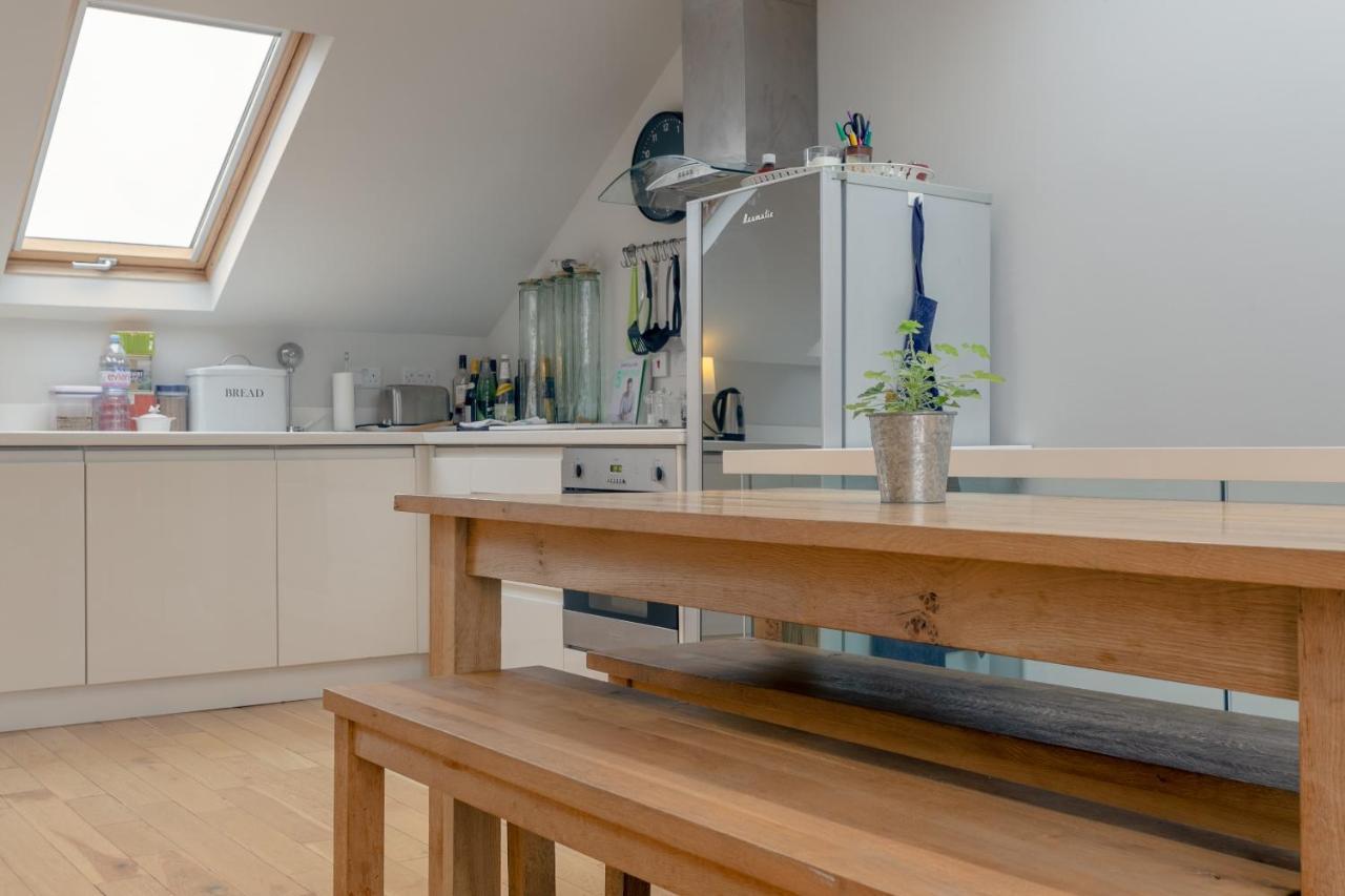 2 Bedroom Apartment Hammersmith Grove Sleeps 4 London Kültér fotó