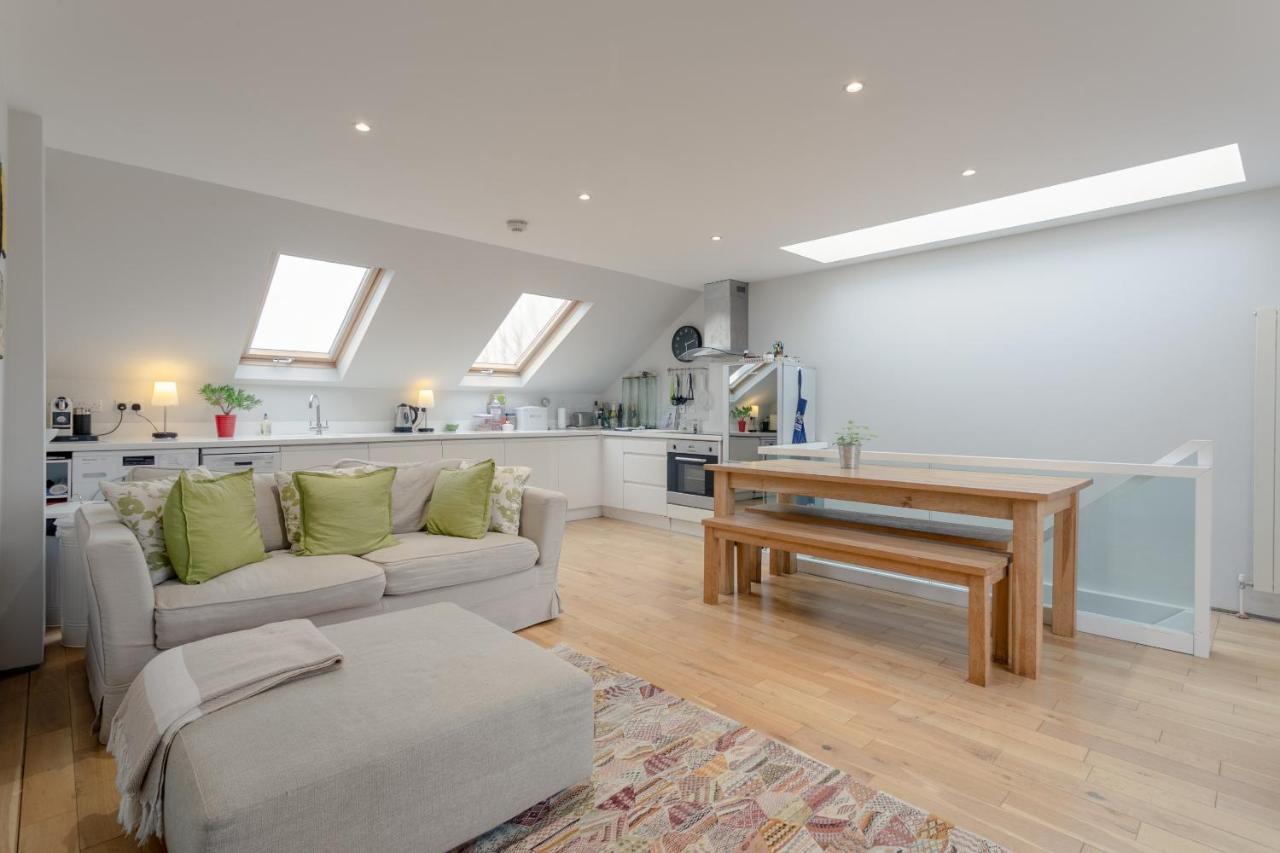 2 Bedroom Apartment Hammersmith Grove Sleeps 4 London Kültér fotó
